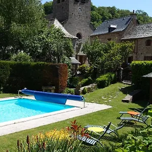 lauberge-du-chateau.midi-pyreneeshotels.com/